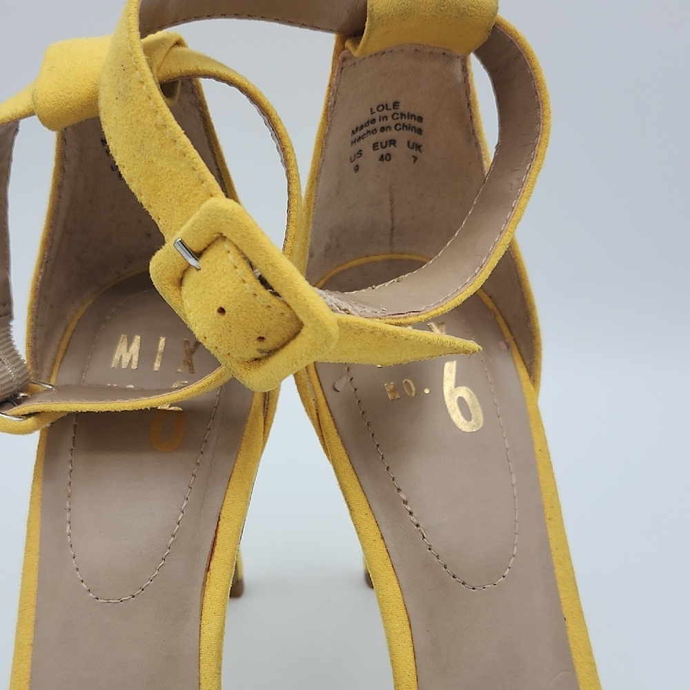 Mi Vibrant Yellow Heels - Picture 3 of 5